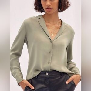Aritzia Tulum Blouse size 2xs olive green